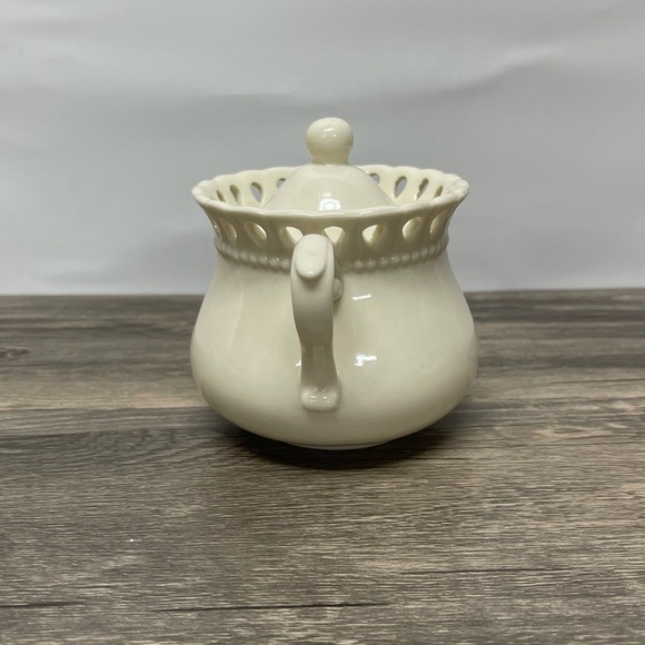 L. Godinger & Co Ivory‎ Sugar Bowl with Lid – Pierced Rim Vintage Elegant Decor - Picture 2 of 10